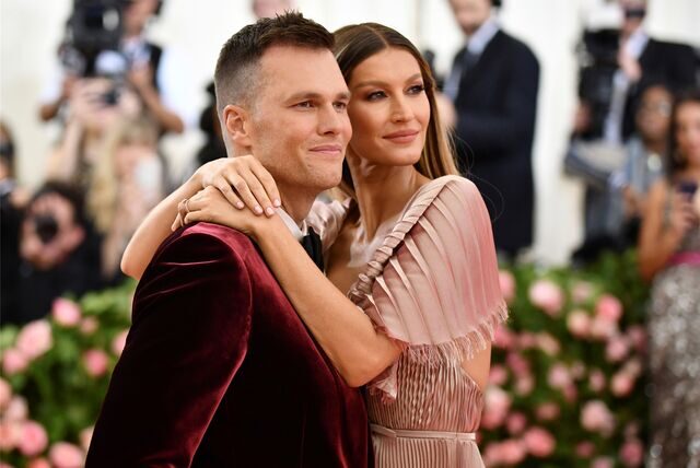 Football-Star Tom Brady und das Model Gisele Bündchen kommen zu einer Benefizveranstaltung des Metropolitan Museum of Art Costume Institute.