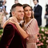 Football-Star Tom Brady und das Model Gisele Bündchen kommen zu einer Benefizveranstaltung des Metropolitan Museum of Art Costume Institute.