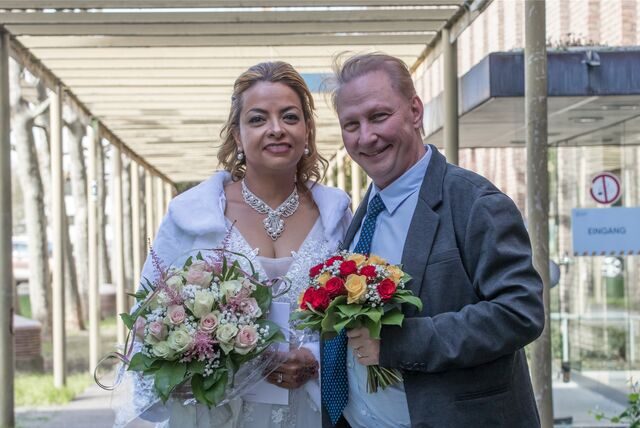 Ouafae Njima-Heinemann und Thomas Heinemann haben sich auf dem Standesamt am Europaplatz das Ja-Wort gegeben.