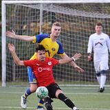 Dustin Singh (vorn) gelangen drei Tore beim 4:2-Sieg seines SV Westfalia Huckarde bei der Spvg Schwerin.