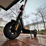 Eine 12-Jährige hat sich in Castrop-Rauxel einen E-Scooter ausgeliehen und damit einen Unfall gebaut.