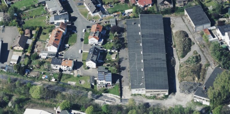Das alte Fuhrparkgelände des EUV liegt verkehrstechnisch günstig zwischen Herner Straße (unterhalb des Bildes) und der Schlenkestraße (oben links). Eine Entwicklung als künftiges Baugebiet, wie es Aufgabe der ECAS sein soll, zeichnet sich aber so schnell nicht ab.