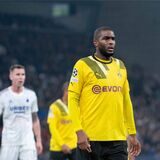 BVB-Stürmer Anthony Modeste schaut zur Seite.