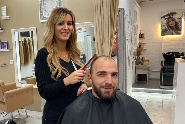 Inhaberin Canan Cesur in ihrem Salon Ha!r Dress mit ihrem Lebenspartner Yasin Kiciman