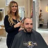 Inhaberin Canan Cesur in ihrem Salon Ha!r Dress mit ihrem Lebenspartner Yasin Kiciman