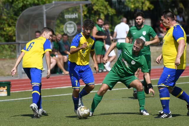 Eintracht Ickern II (grüne Trikots), hier im Spiel gegen die Spvg Schwerin II, ist aktuelles Schlusslicht der Kreisliga B.