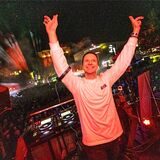 DJ Moguai bei einem Heimspiel auf dem Rathausplatz in Recklinghausen: Seine Sets in der Heimatstadt wachsen und wachsen Jahr für Jahr. Von anfangs 1500 Leuten auf heute 15.000. Jetzt kommt er nach Castrop-Rauxel.