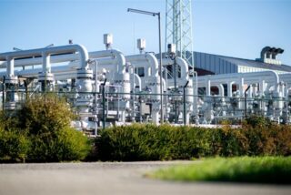 Technische Anlagen stehen auf dem Gelände der Gasspeicheranlage Huntorf des Energieversorgers EWE AG.