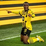BVB-Stürmer Youssoufa Moukoko bejubelt seinen ersten Treffer gegen Bochum.