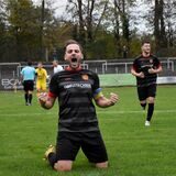 Emotionen pur: Kapitän und Top-Torjäger Stefan Oerterer erlöst die Spvgg. Erkenschwick kurz vor Schluss.