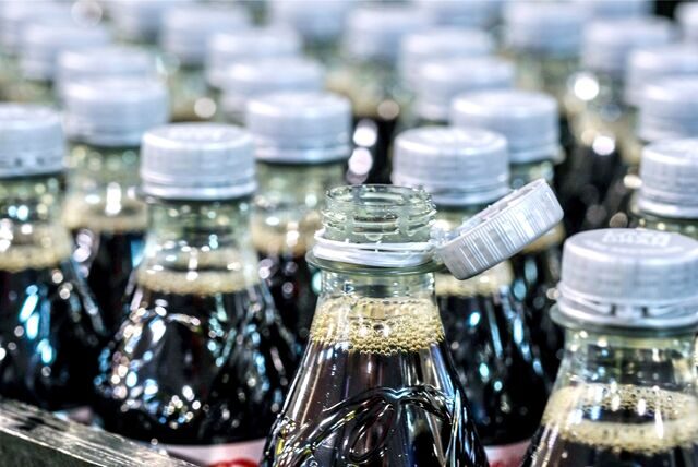 Coca-Cola-Flasche mit festem Deckel
