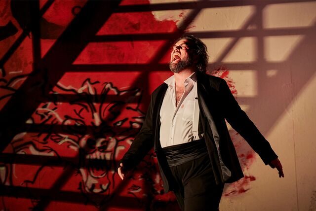 Jauk/Stage Pictures