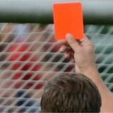 Platzverweis mal anders herum: In der Bezirksliga 9 zeigte FSM Gladbeck dem Schiedsrichter „Rot“.