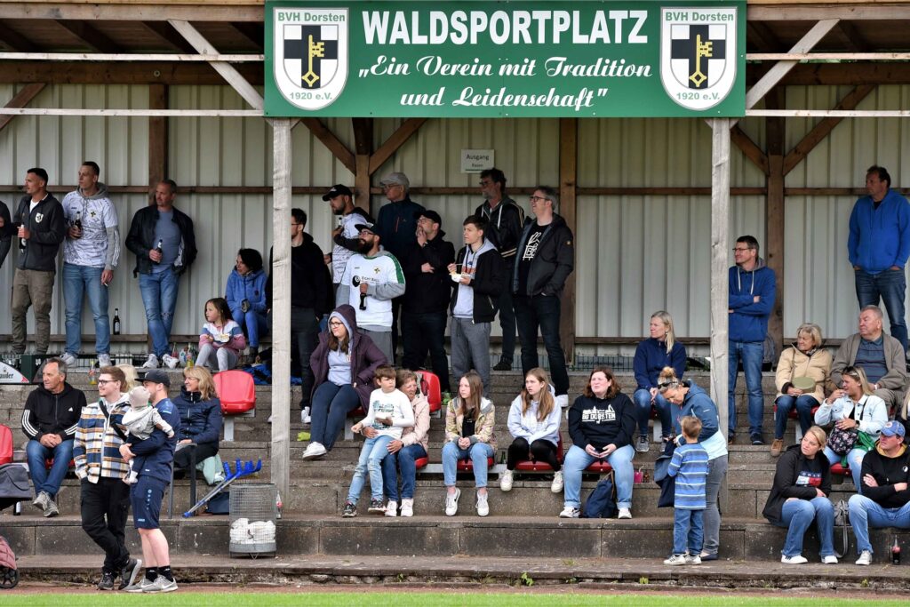 Zuschauertribüne beim BVH Dorsten Zuschauertribüne beim BVH Dorsten