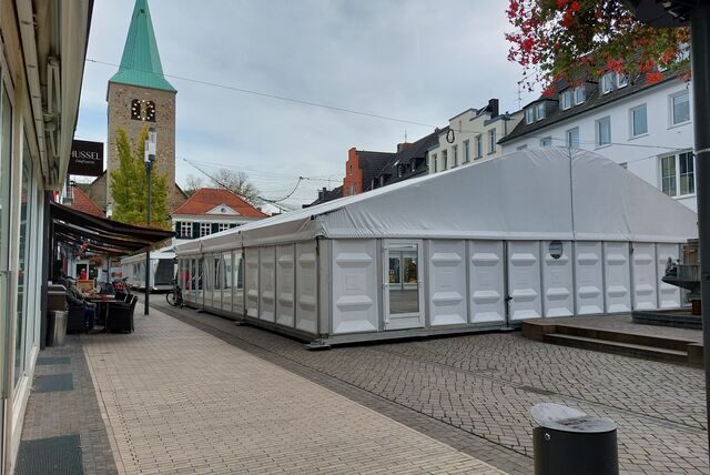 Das Winterzauber-Zelt auf dem Dorstener Marktplatz