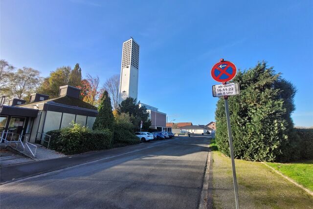 Ab Mittwoch (16.11.) gilt auf der Straße „Im Bickefeld“ in Oer-Erkenschwick in Höhe des Kindergartens ein absolutes Halteverbot.