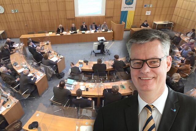 Beigeordneter Michael Eckhardt und der Ratssaal der Stadt Castrop-Rauxel