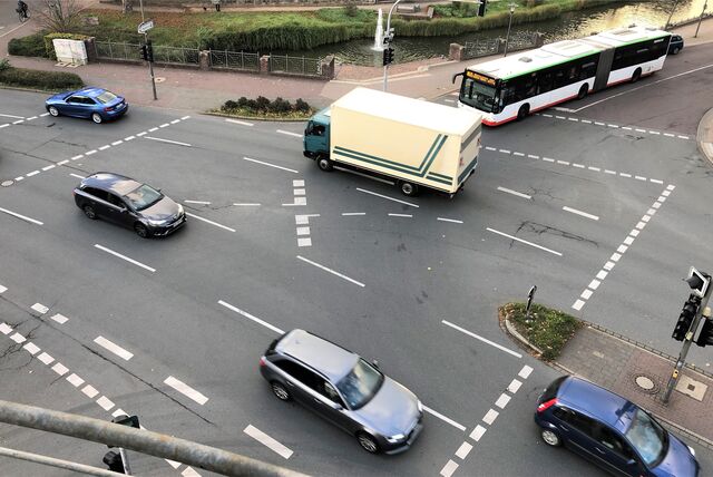 Seit fast zwei Wochen ist die Ampelanlage an der Kreuzung Südwall/Voßkamp/Julius-Ambrunn-Straße defekt.