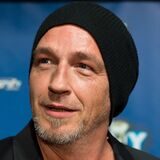Torsten Sträter hat bei seiner Show in Dortmund zu spät kommende Besucher aufs Korn genommen.