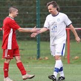FC-Castrop-Rauxels-Trainer Michael Wurst (r.) sorgte am Spieltag mehrfach für Furore.