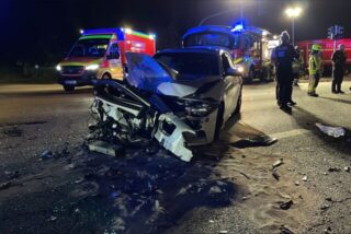 Auf der Bundesstraße 235 in Castrop-Rauxel hat es einen schweren Verkehrsunfall gegeben.