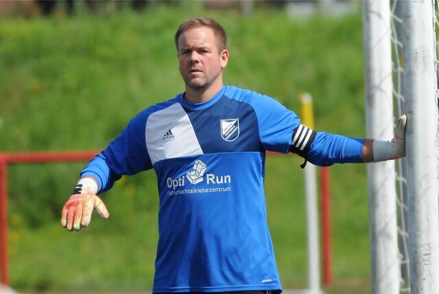 Tim Cittrich sprang im Kreisliga-A-Team der SG Victoria/Sportfreunde als Keeper ein – und verletzte sich beim 1:2 beim Spitzenreiter BV Herne-Süd schwer.