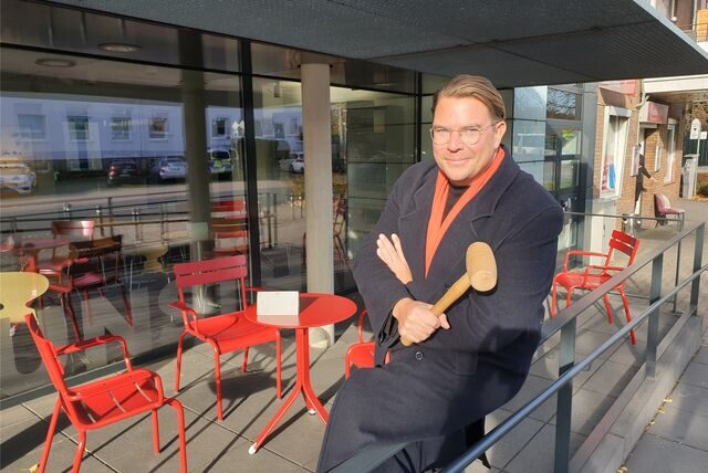 Dr. des. Nico Anklam vor der Kunsthalle