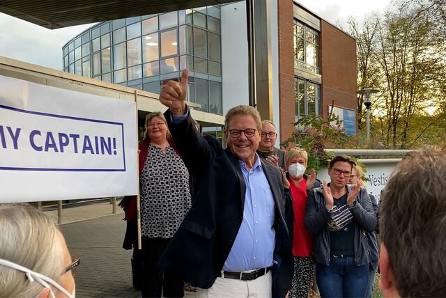 Professor Dr. med. Michael Paulussen, ärztlicher Direktor der Kinderklinik, spendete viel Applaus für Andreas Wachtel.