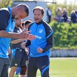 Trainer Sascha Rammel (r) feierte mit dem FC Frohlinde einige Erfolge, konnte aber den Landesliga-Abstieg nicht abwenden. Bald übernimmt er den BSV Schüren in der Westfalenliga.