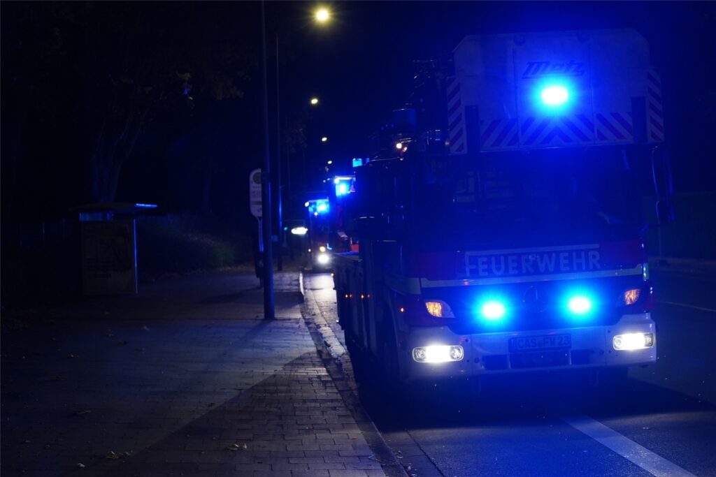Die Feuerwehr rückte am Dienstagabend zu einem Einsatz aus. Die Feuerwehr rückte am Dienstagabend zu einem Einsatz aus.