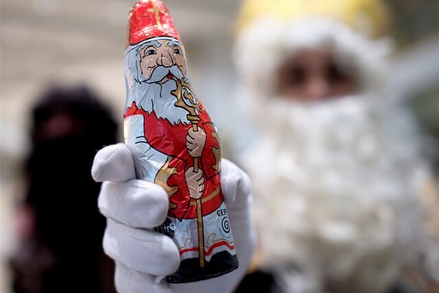 Symbolbild eines Schokoladen-Weihnachtsmannes.