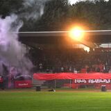 Viel los im Stimberg-Stadion: Beim Westfalenpokal-Achtelfinale gegen den SC Preußen Münster sorgten die Fans der Spvgg. Erkenschwick für Stimmung und Qualm. Die nächste Runde findet ohne sie statt – sagt jedenfalls der Verband.