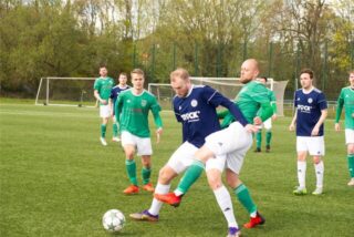 Dennis Klüsener (l.) vom ETuS Haltern und Philipp Schulz (r.) vom TuS Velen treffen am Freitagabend (18. November) aufeinander. Letzterer aber ohne Trainer André Stenert, der den Verein kurzfristig verlassen hat.