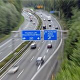 Autobahnschilder auf der A45