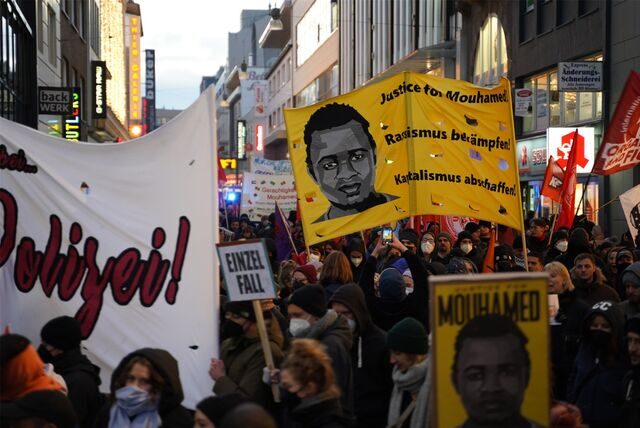 Für Mouhamed Dramé, aber auch andere Opfer von Polizeigewalt, haben im November bereits rund 2.000 Menschen in Dortmund demonstriert.
