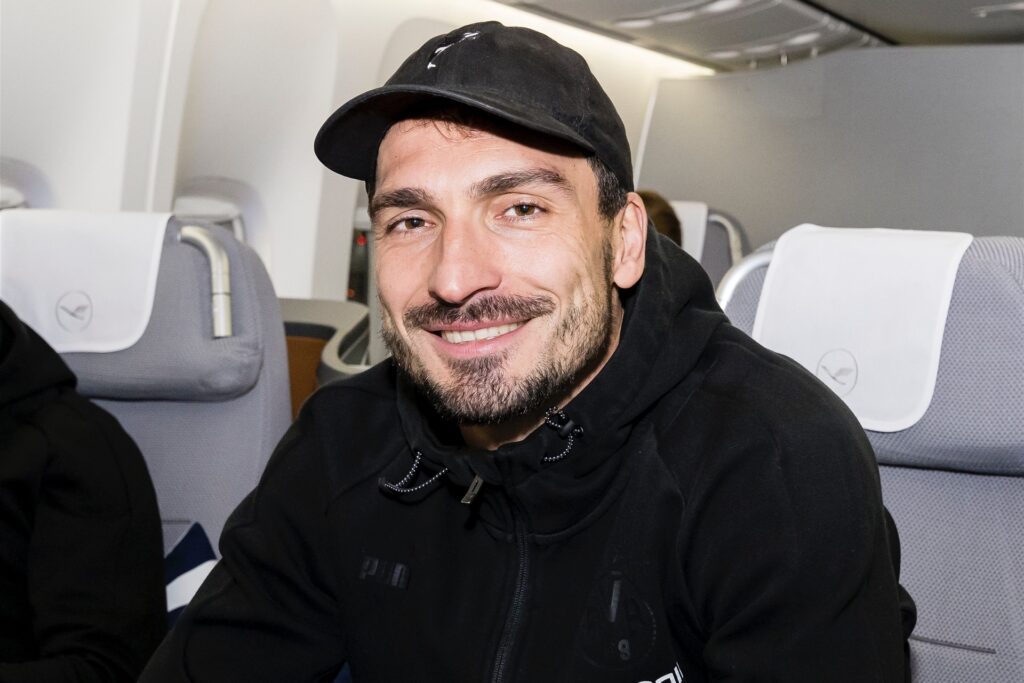 Die BVB-Spieler auf dem Weg nach Singapur.