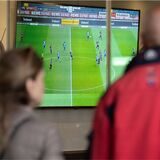 Wenn es nach dem Plan ihres Trainers geht, schauen sich die Bezirksliga-Fußballer des FC Castrop-Rauxel gemeinsam einige WM-Spiele an.