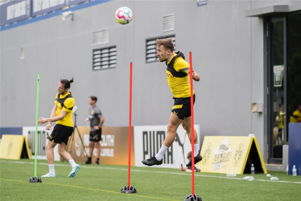 Das erste BVB-Training in Singapur.