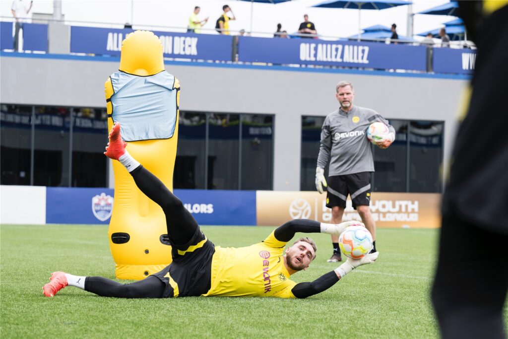 Das erste BVB-Training in Singapur.