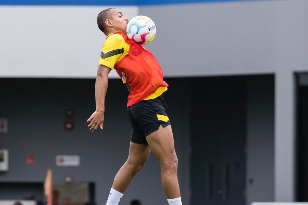 Das erste BVB-Training in Singapur.