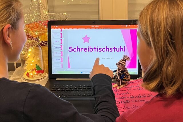 So gehen Wunschzettel im Jahr 2022: Papatastisch-Autor Thomas Raulf durfte zusehen, wie seine Kinder dem Christkind schreiben – digital natürlich!