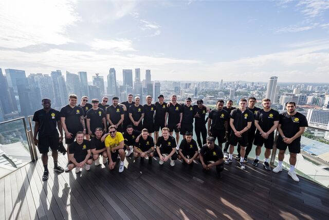 BVB-Mannschaftsfoto auf dem Marina Bay Sands.