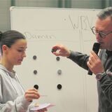 Johanna Bielefeld (Citybasket-Spielerin), hier mit Hallensprecher Jochen Sandkühler, zog die Pokalpartien.