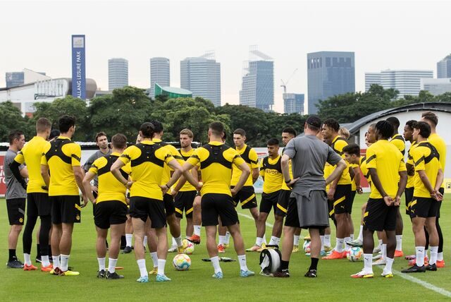 BVB-Training vor beeindruckender Kulisse in Singapur.
