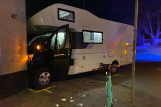 Ein Wohnmobil fuhr in der Nacht zu Sonntag (27.11.) in Ickern gegen eine Hauswand.