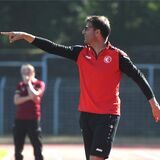 Trainer Magnus Niemöller gibt die Richtung bei der Spvgg. Erkenschwick vor. Mit dem bisherigen Verlauf der Saison ist der Coach durchaus zufrieden.