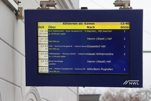 Die Bahnstrecke zwischen Dortmund und Hamm ist aktuell gesperrt. Es verkehren zurzeit ersatzweise Busse zwischen den Hauptbahnhöfen in Dortmund und Hamm.