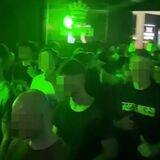 Inhaber Udo Lagatz (r.) ist zufrieden: Die Premiere seines Techno-Clubs „Stollen 134“ war am Samstag (26.11.) ein Erfolg.