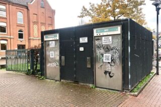 Gesperrt: die öffentlichen Toiletten an der Friedhofstraße.