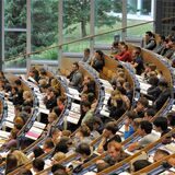 Volle Hörsäle wird es eine Woche vor den Weihnachtsferien der TU Dortmund wohl nicht geben. Viele Studierende werden in diesem Jahr schon eine Woche früher nicht mehr zur Universität kommen müssen.